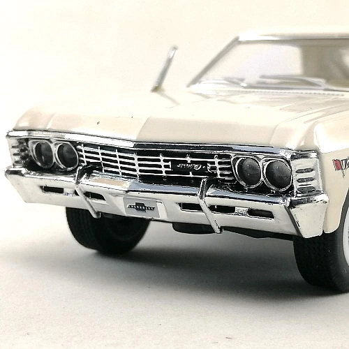 Машинка металева Kinsmart 1:43 1967 Chevrolet Impala (колір бежевий) KT5418W