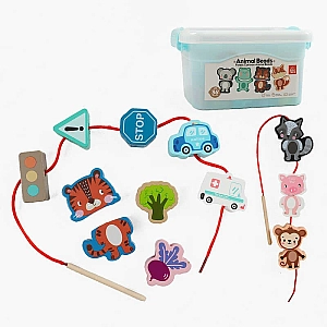 Дерев’яна шнурівка С 74433 фігурки з транспортом, дорожніми знаками, тваринами, фруктами й овочами, намистини, шнурки з дерев’ян. краєм, в боксі