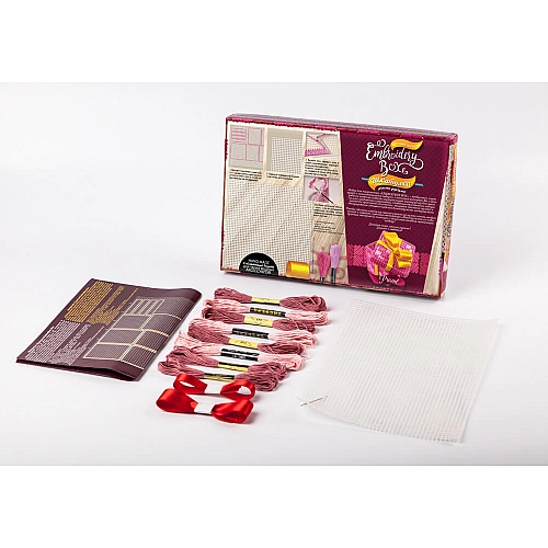 Творчий набір: Вишивка та декорування скриньки Embroidery Box EMB-01-07