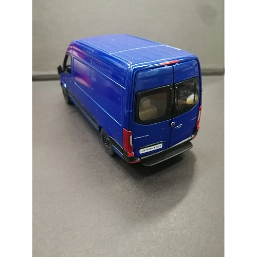 Металева машинка Kinsmart 1:48 Mercedes-Benz Sprinter KT5426W, інерційна в коробці, Колір СИНІЙ