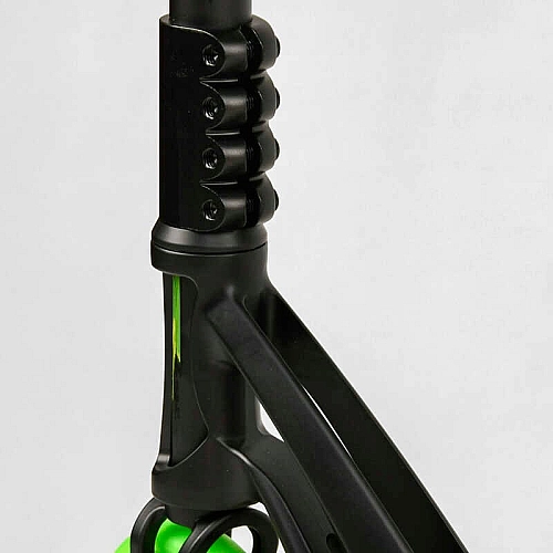 Самокат трюковый Best Scooter FEAR МТ-60611, SCS-система, ПЭГИ, алюминиевые диски и дека.