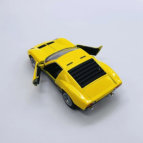 Машинка металева Kinsmart KT5390W 1:34 1971 Lamborghini Miura P400 SV інерційна, двері відчиняються / Жовтий